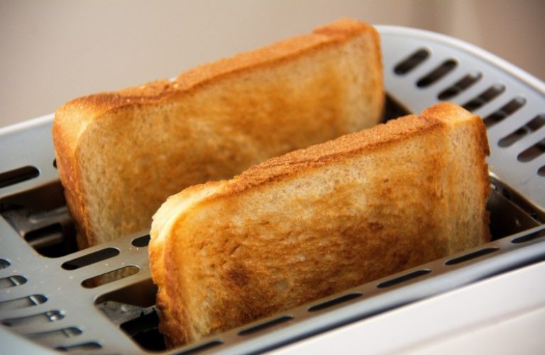 Cleaning Your Toaster In 4 Easy Steps » Appliance Reviewer